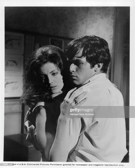 Gayle Hunnicutt Sexy Scene in Eye Of The Cat